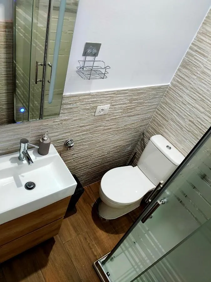 Captain Morgan House Arona  Accommodatie bij particulieren